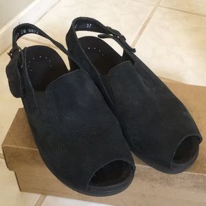 Mephisto Black open toe sandals